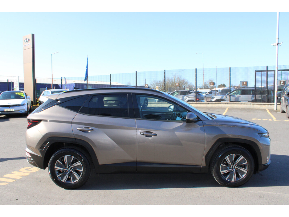 2021 Hyundai Tucson - image 6