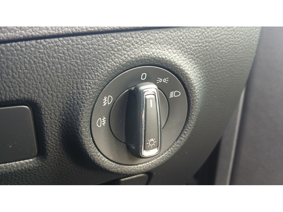 2020 Skoda Superb - image 27