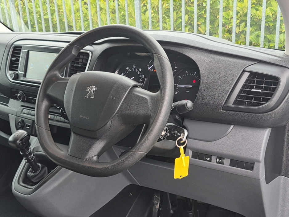 2022 Peugeot Expert - image 14