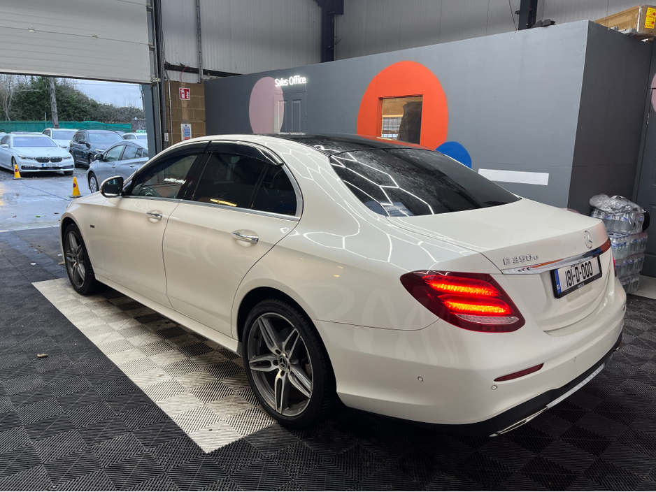 2018 Mercedes-Benz E Class 2018 MERCEDES-BENZ E350E AVANTGARDE SPORTS 2.0 AUTOMATIC / CRUISE CONTROL / 360° PARKING CAMERA / ELECTRIC MEMORY & HEATED SEATS / PADDLE SHIFTERS / PANORAMIC SUNROOF / HEATED REAR SEATS