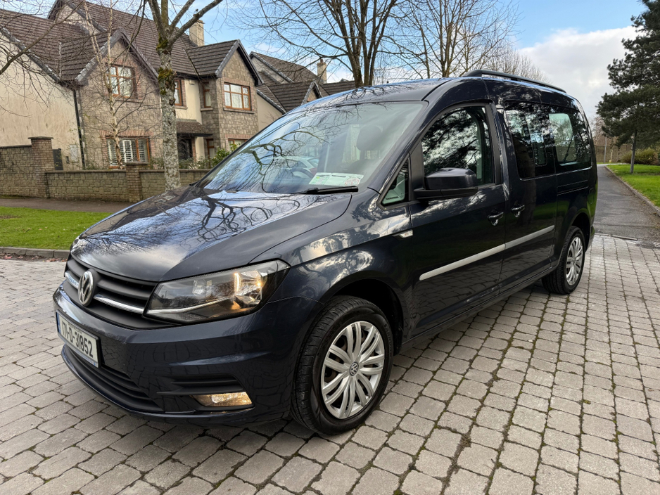 2017 Volkswagen Caddy - image 3