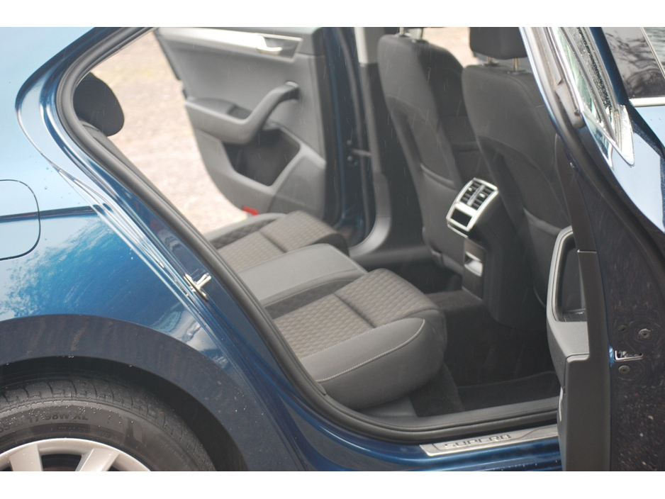 2023 Skoda Superb - image 9