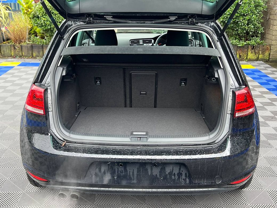 2016 Volkswagen Golf HIGHLINE R-LINE PACK 1.4 TSI AUTO // FULL SERVICE HISTORY // LOW MILEAGE // REVERSE CAMERA €16,900