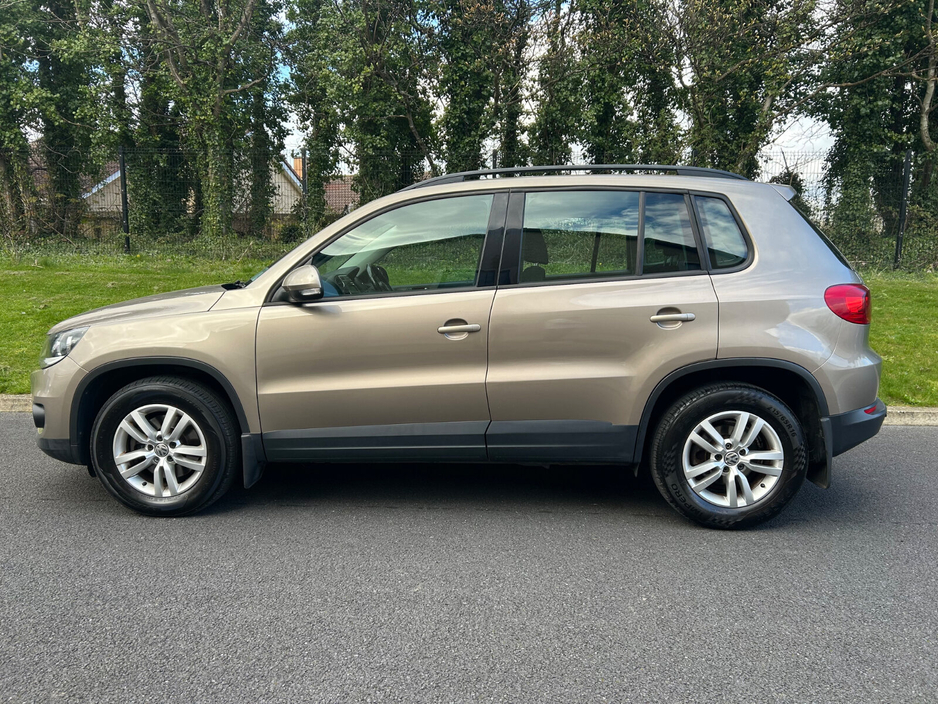 2014 Volkswagen Tiguan - image 9