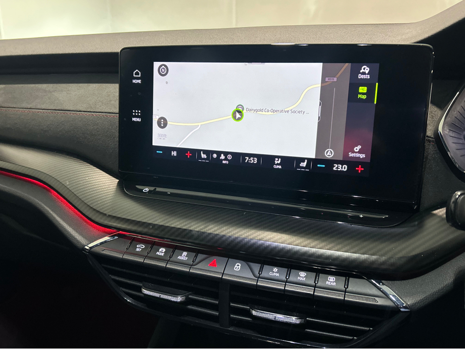 2023 Skoda Octavia - image 15