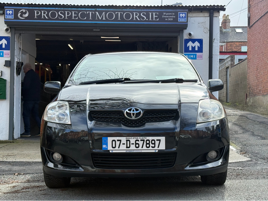 2007 Toyota Auris - image 2