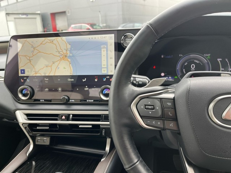 2024 Lexus RX 450 h - image 11