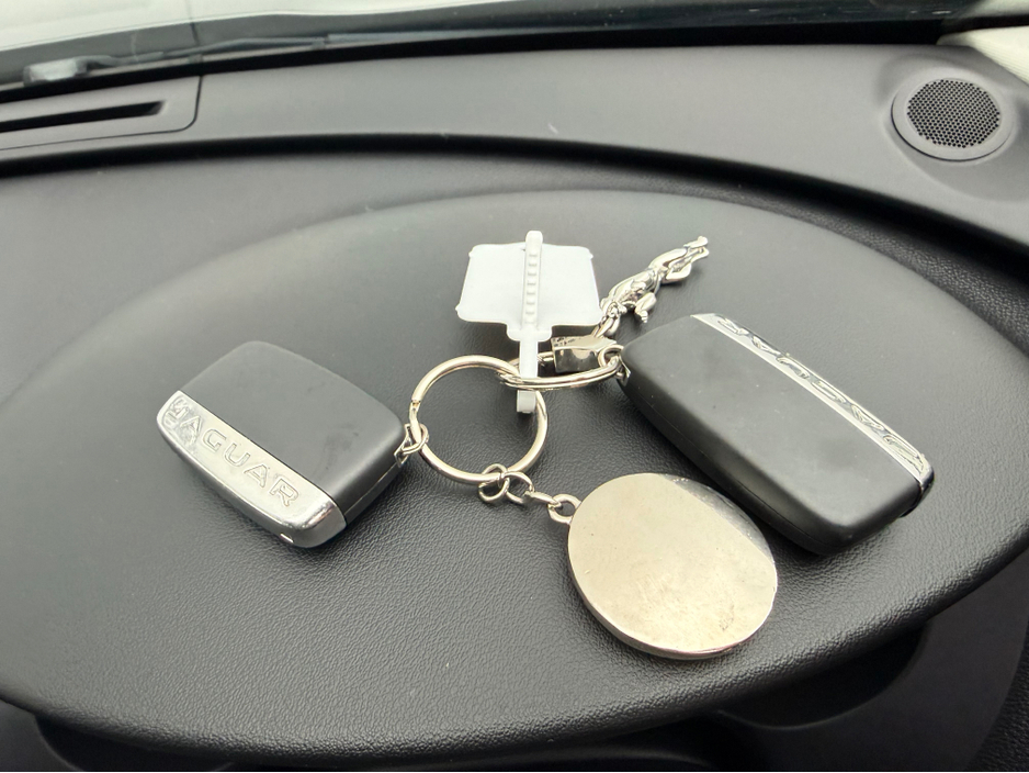 2016 Jaguar F-Pace 2.0 D AWD R-SPORT AUTO 5DR €15,950