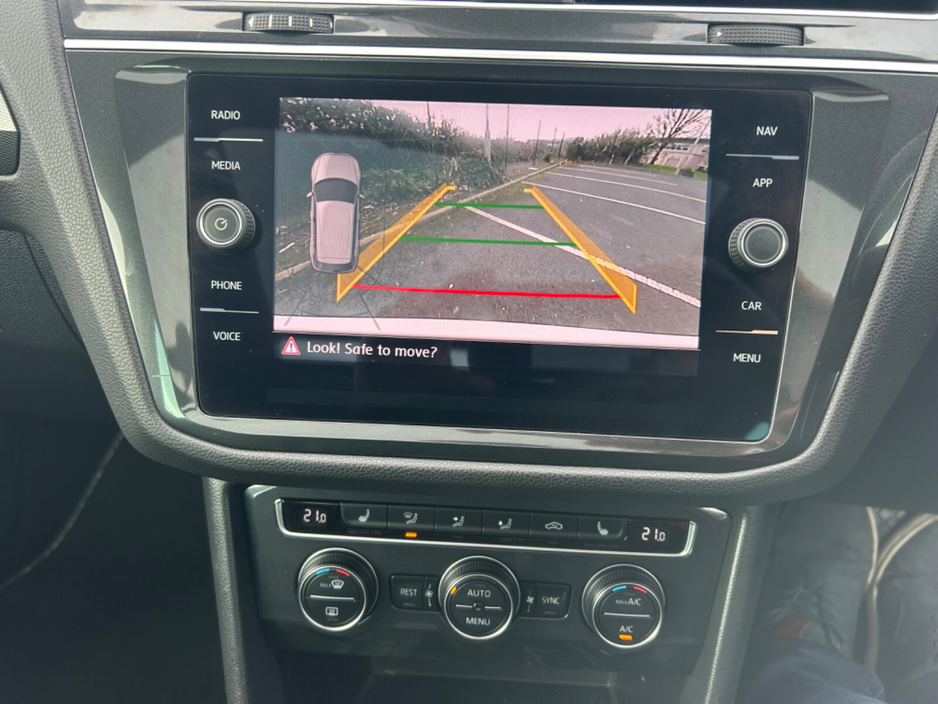 2018 Volkswagen Tiguan - image 18