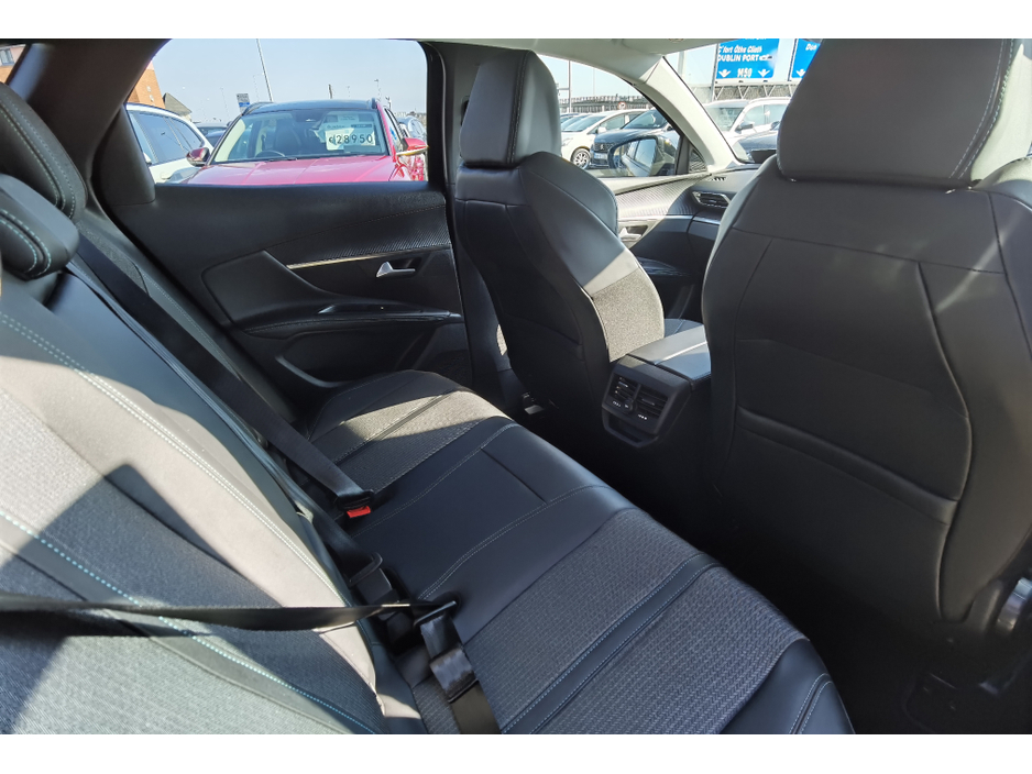 2022 Peugeot 3008 - image 11