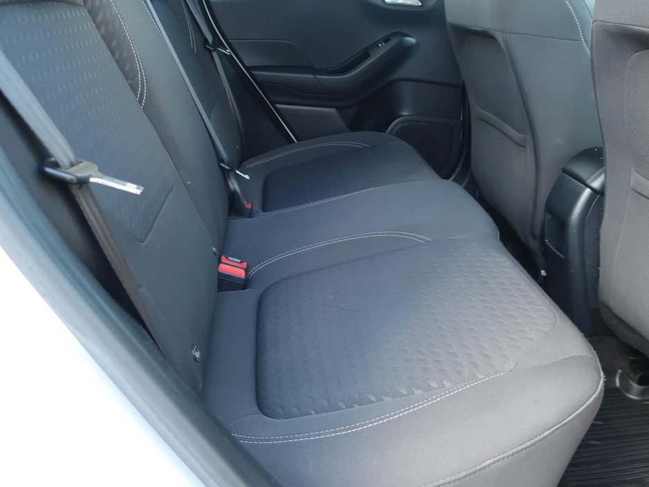 2021 Ford Fiesta - image 8