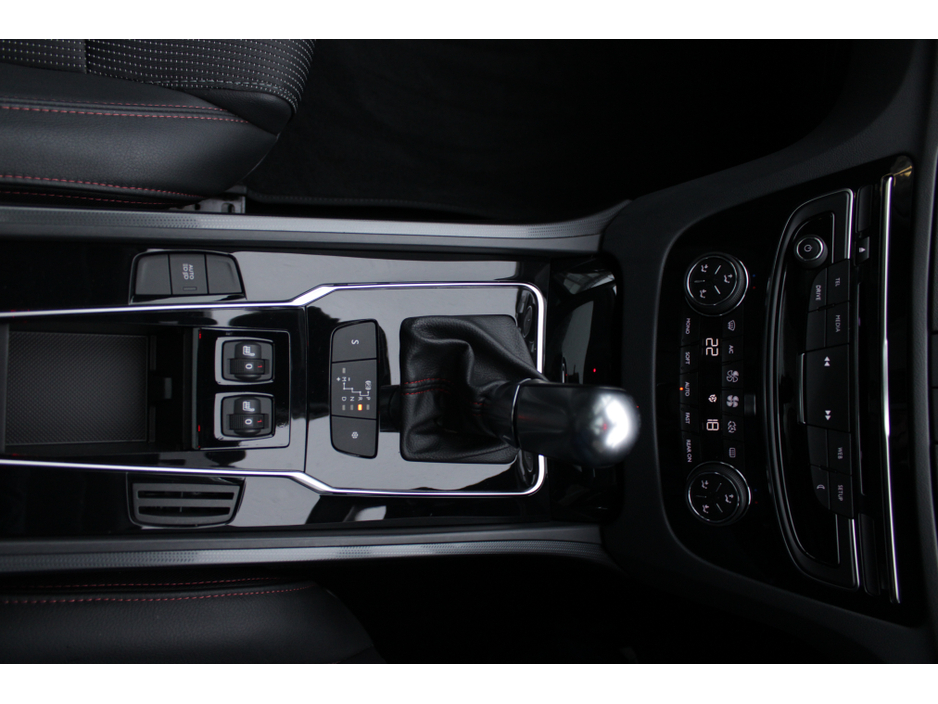 2018 Peugeot 508 2.0HDI GT-LINE 5DR ESTATE AUTO // HUGE SPEC //1 OWNER WITH ONLY 101,320 KM'S // BUY WITH CONFIDENCE AA AND SIMI APPROVED DEALER 2026 // FINANCE ARRANGED // ALL TRADE INS WELCOME // €16,950