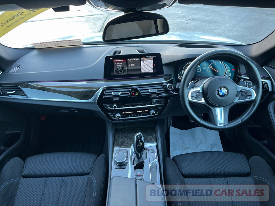 2017 BMW 5 Series - image 12