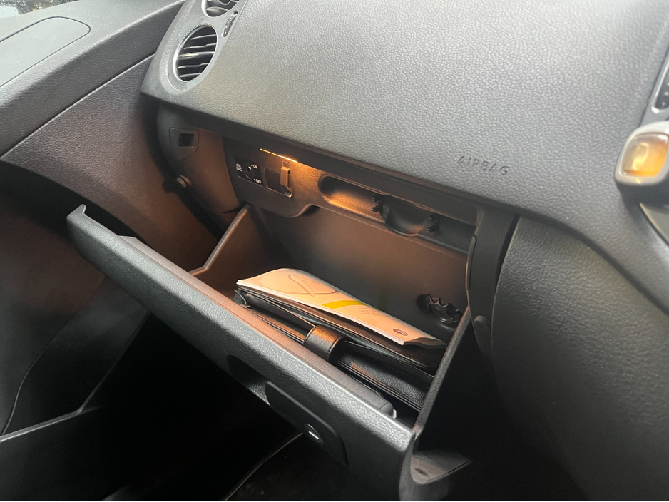 2014 Volkswagen Tiguan - image 15