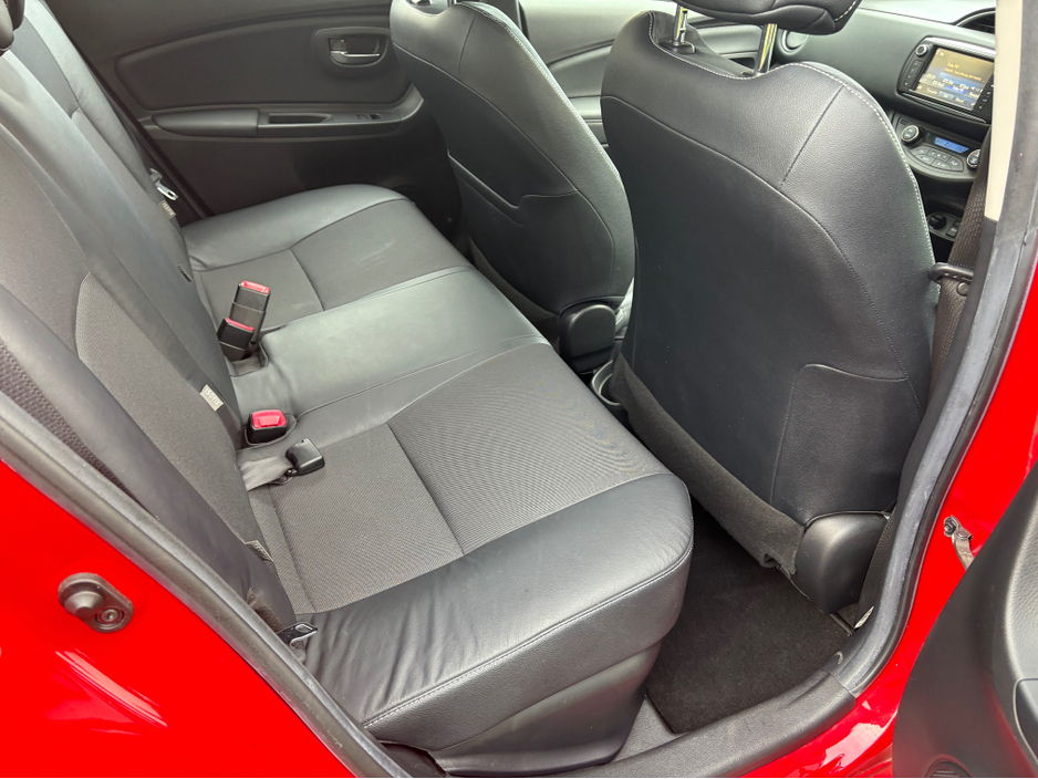 2015 Toyota Yaris HYBRID EXCEL CVT €12,995