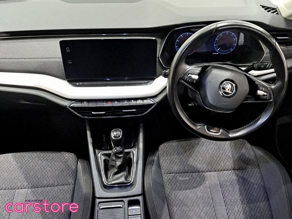 2021 Skoda Octavia - image 11