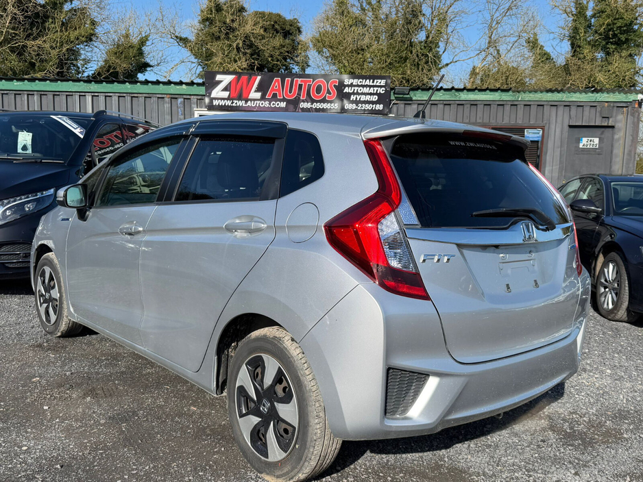 2017 Honda Fit - image 6