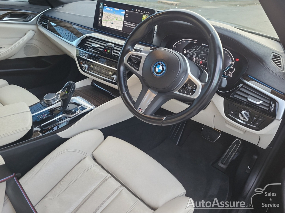 2023 BMW 5 Series - image 15