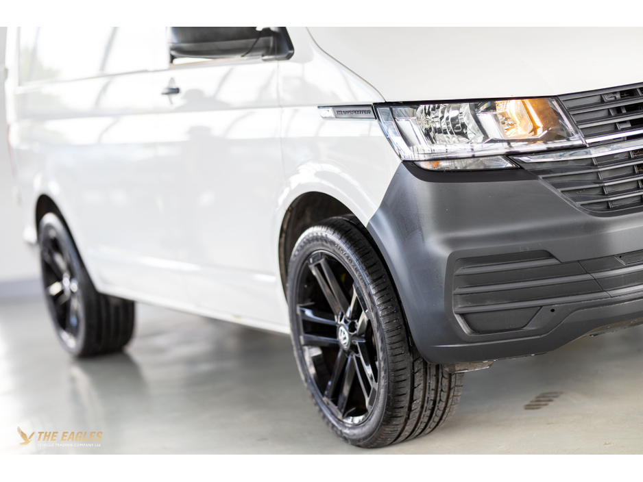 2021 Volkswagen Transporter - image 14