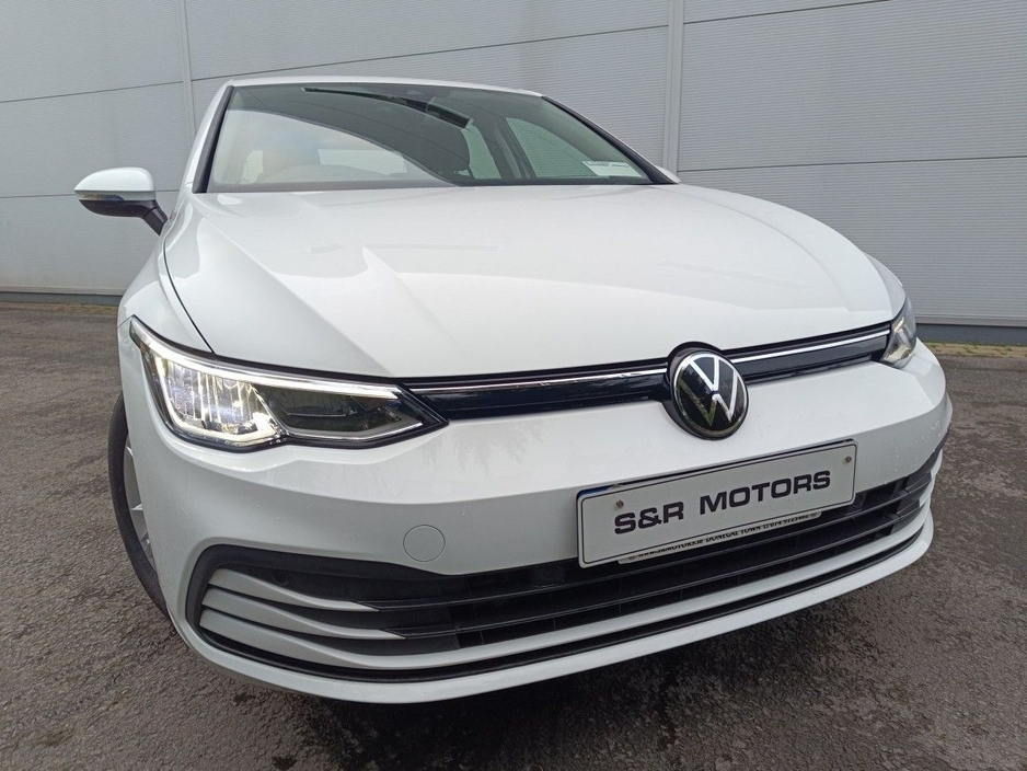 2024 Volkswagen Golf - image 8