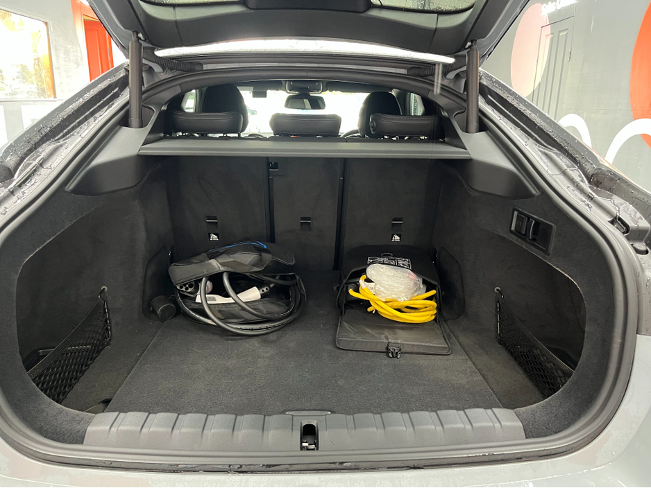 2022 BMW i4 - image 9