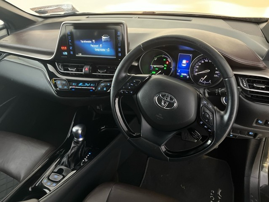 2019 Toyota C-HR - image 9