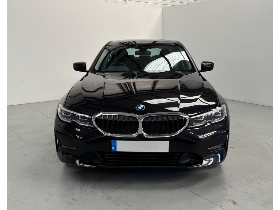 2021 BMW 3 Series - image 7