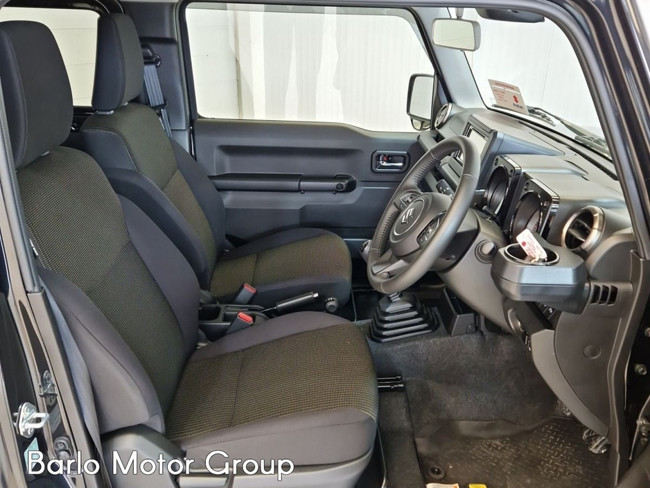 2025 Suzuki Jimny - image 9