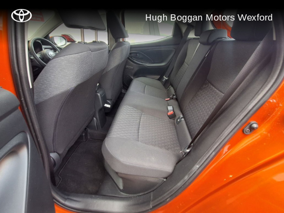 2023 Toyota Yaris HYBRID LUNA, RIDICOUSLY LOW MILEAGE! €24,495