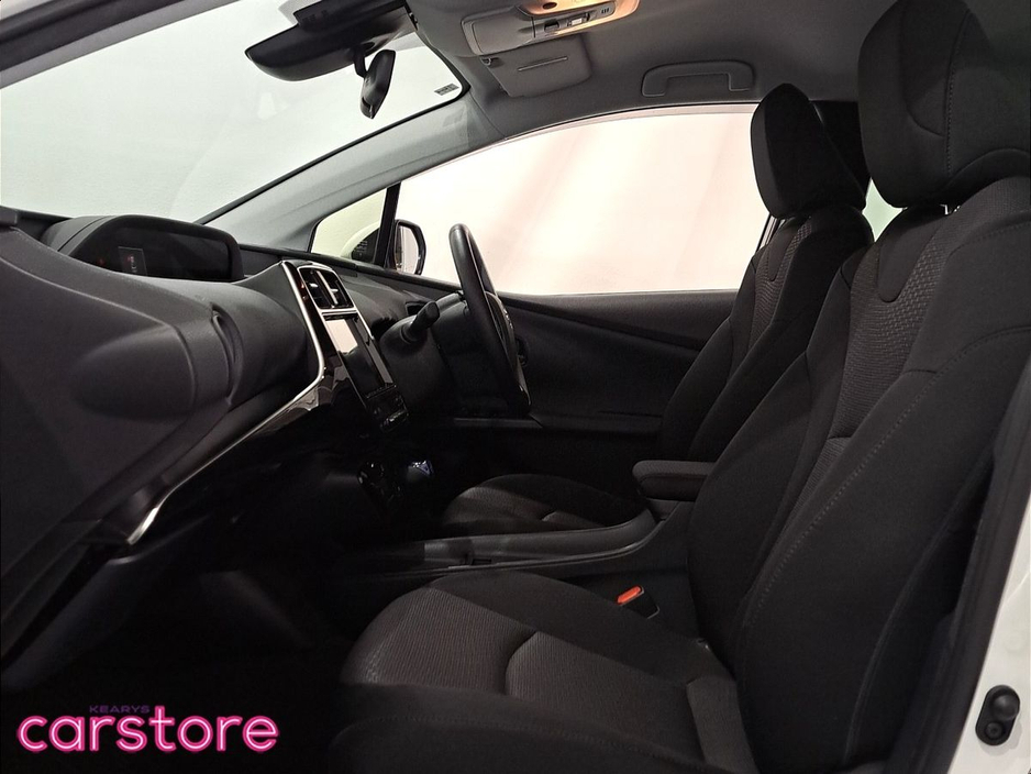 2020 Toyota Prius - image 9