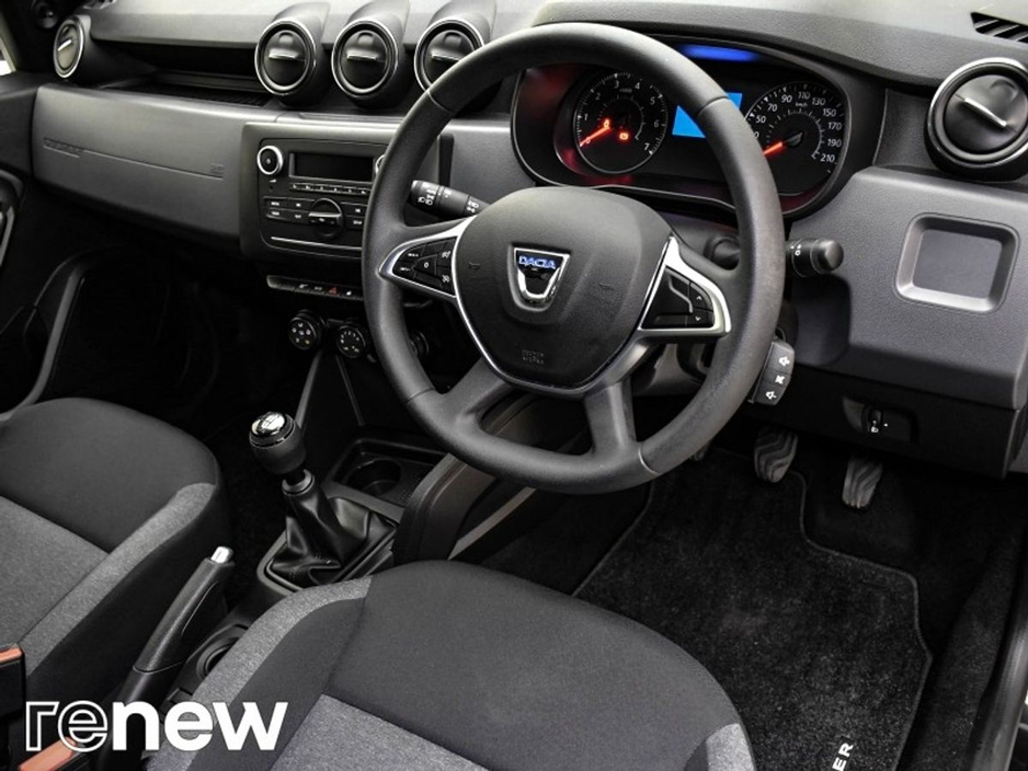 2021 Dacia Duster - image 6
