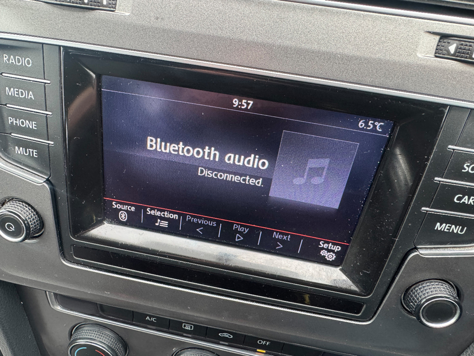 2013 Volkswagen Golf - image 22