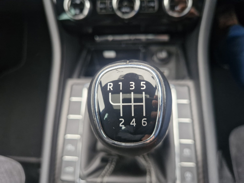 2020 Skoda Superb - image 20