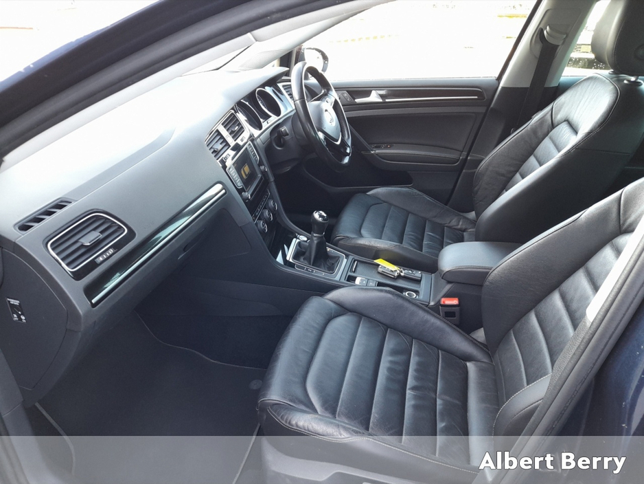 2017 Volkswagen Golf - image 8