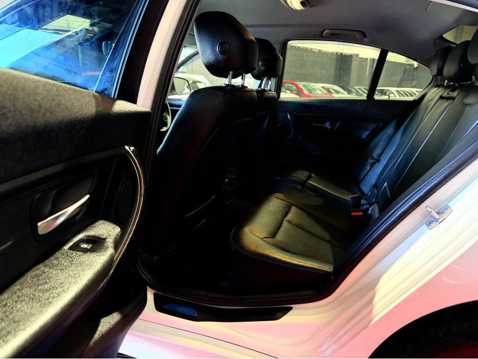2015 BMW 3 Series 4d 320D LUXURY (AUTO) €16,249