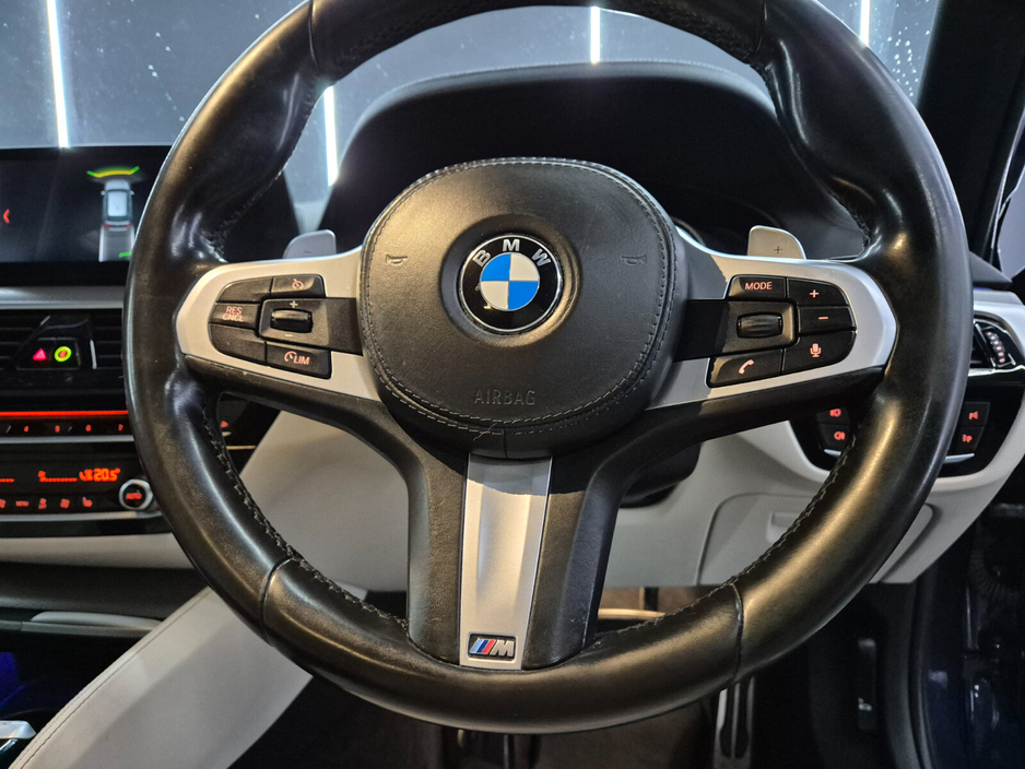 2017 BMW 5 Series - image 16