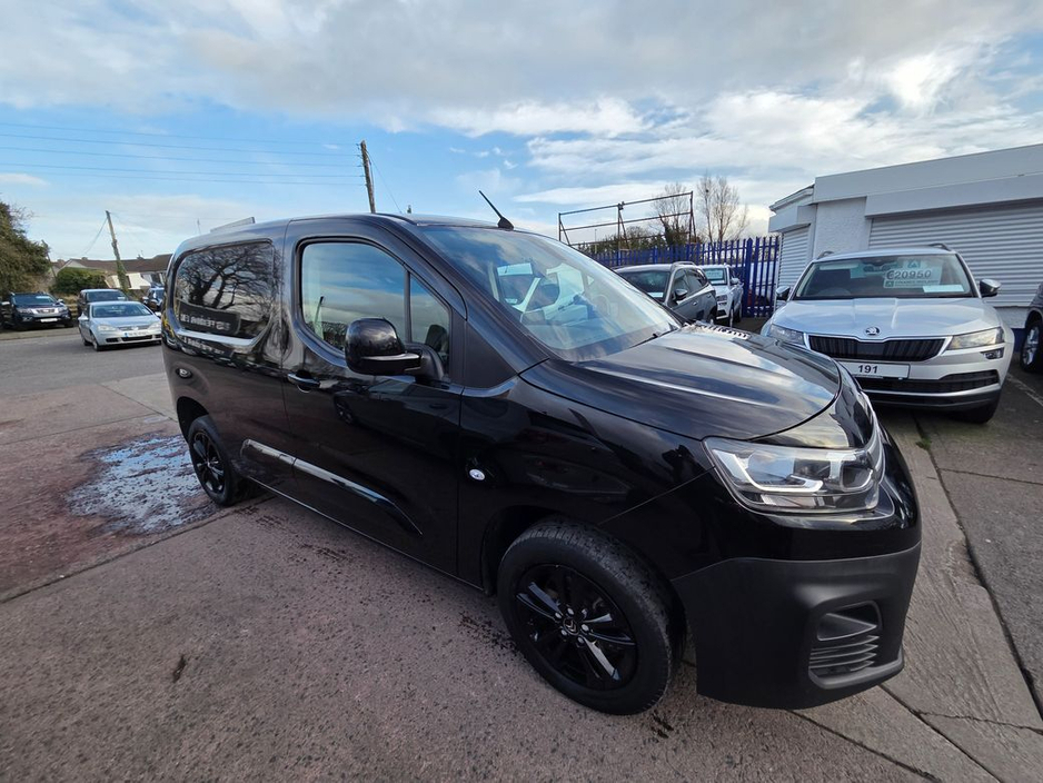 2022 Citroen Berlingo - image 2