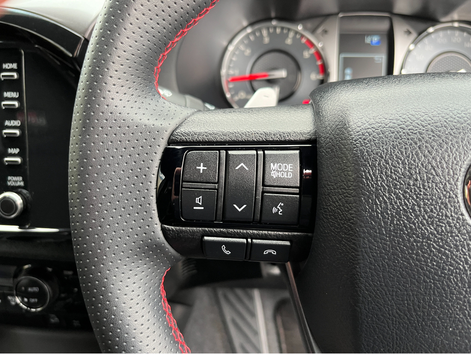 2024 Toyota Hilux - image 20