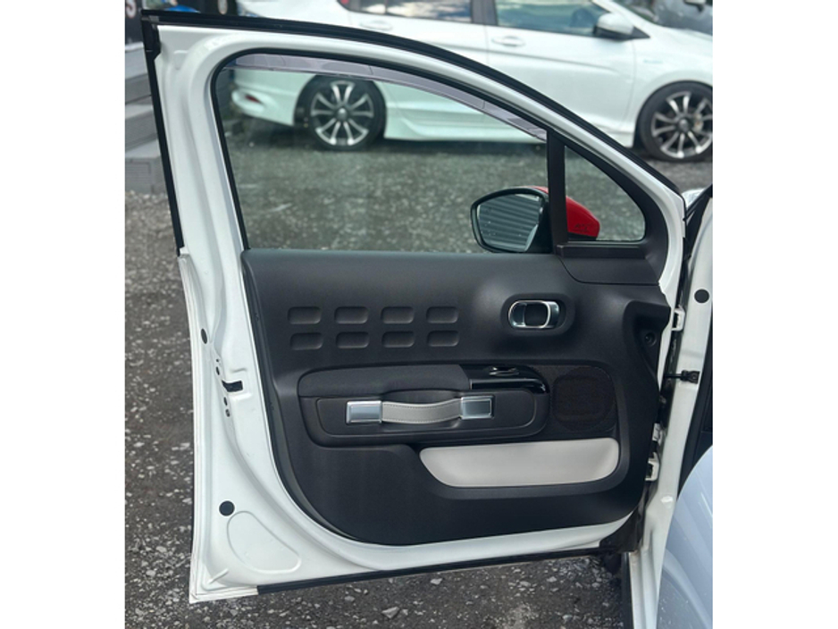 2017 Citroen C3 - image 8