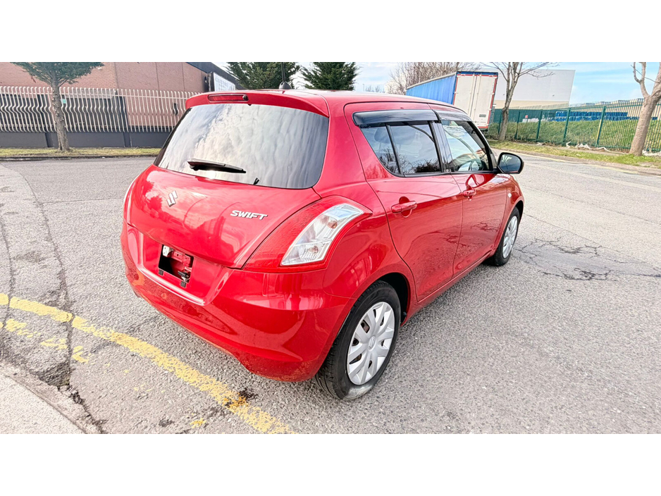 2012 Suzuki Swift - image 4