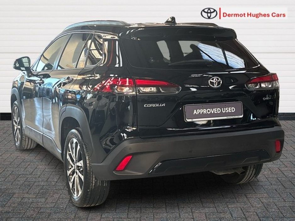 2025 Toyota Corolla Cross - image 2