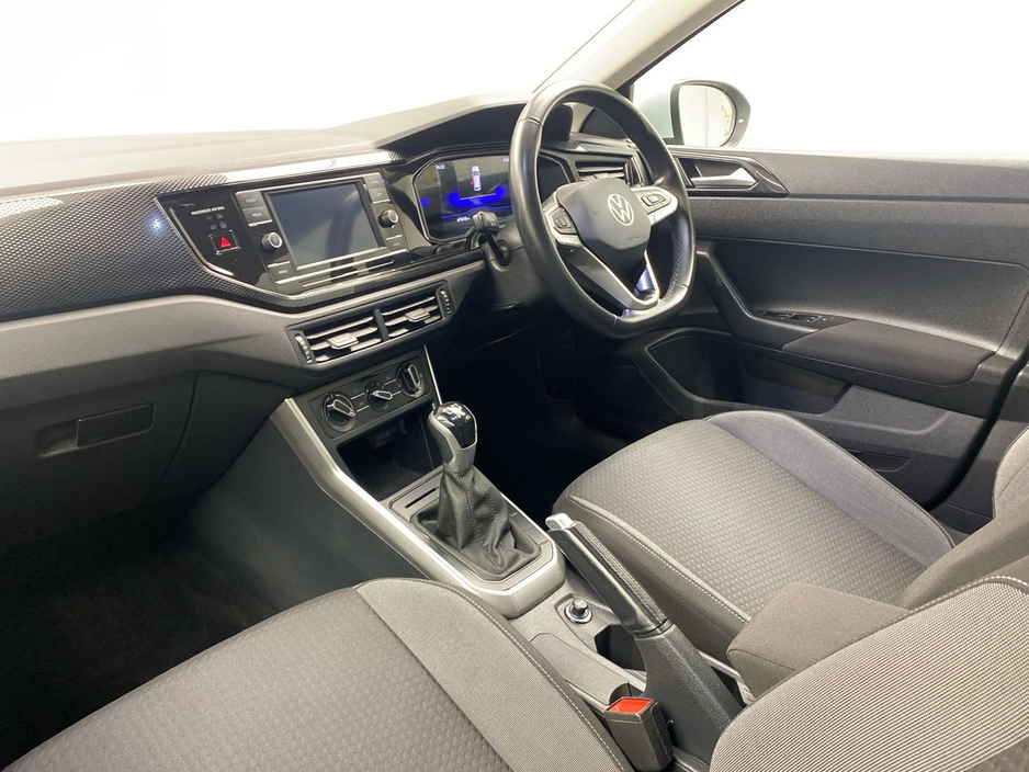 2023 Volkswagen Taigo - image 2