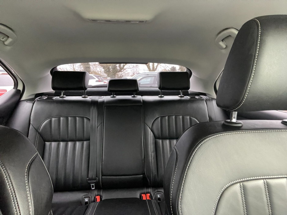 2021 Skoda Superb - image 10