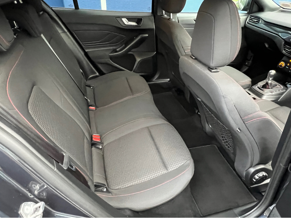 2020 Ford Focus - image 20