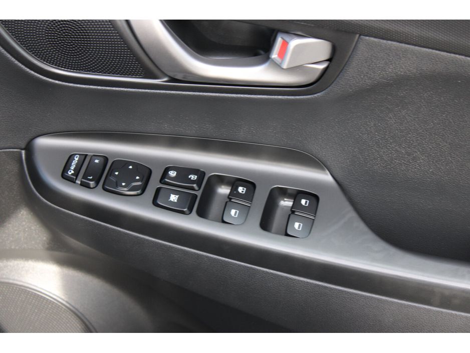 2020 Hyundai Kona - image 12