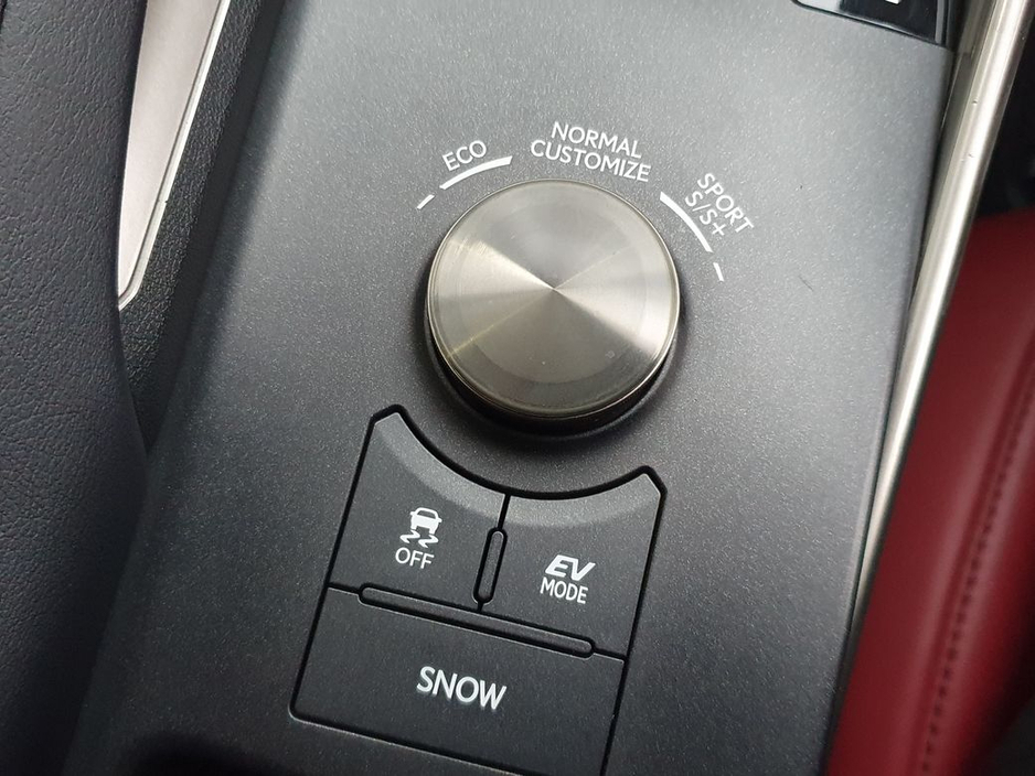 2016 Lexus IS 300 h F-SPORT * HLAF LEATHER * 2.5 SELF CHARGING HYBRID