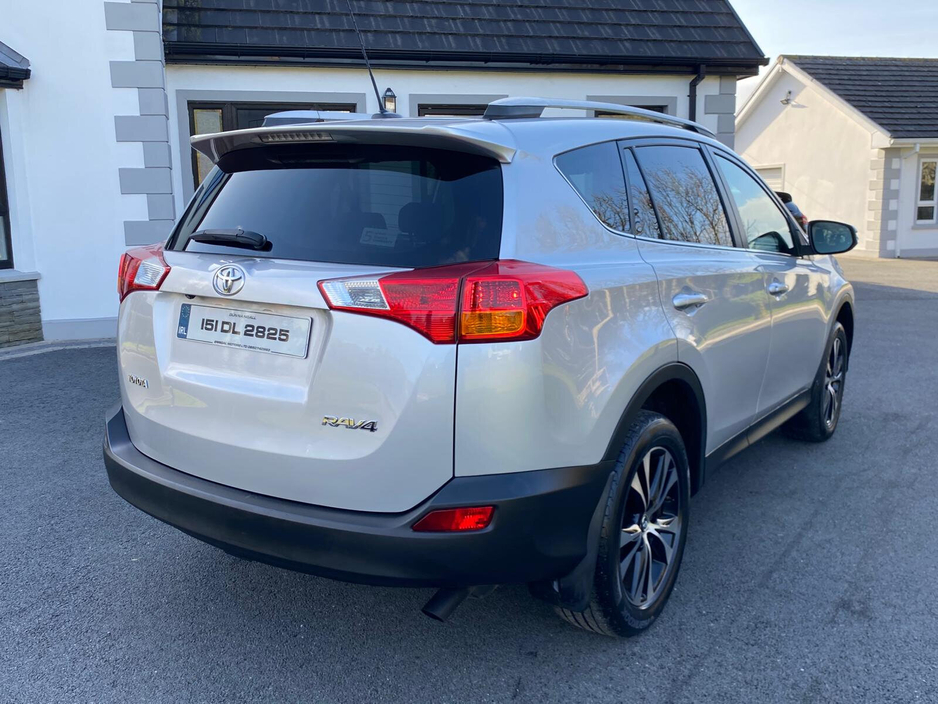 2015 Toyota Rav4 - image 5