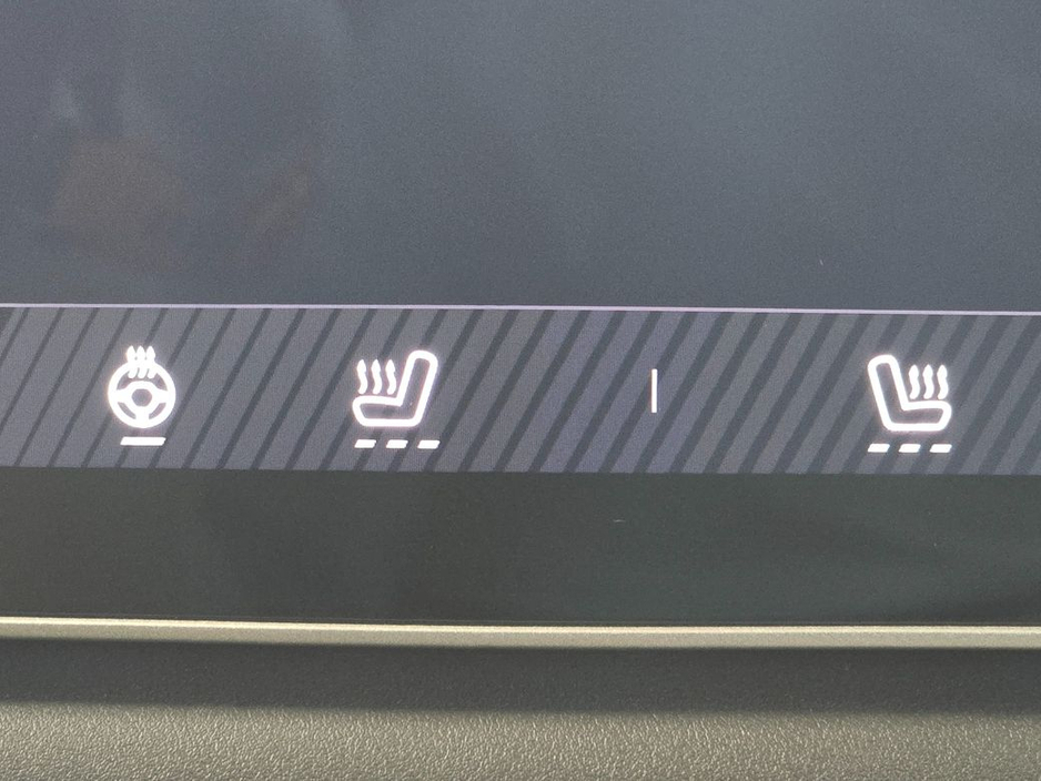 2025 Renault 5 - image 18