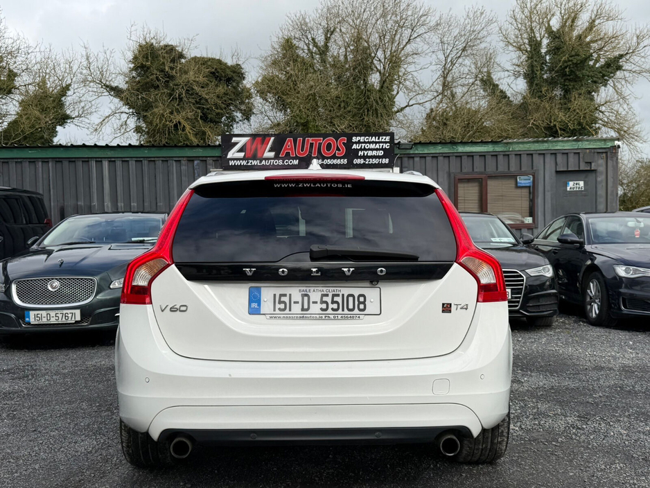 2015 Volvo V60 - image 8