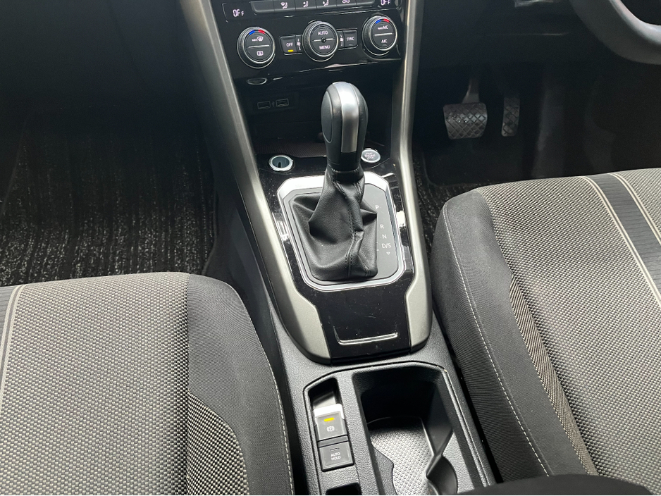 2020 Volkswagen T-Roc - image 18